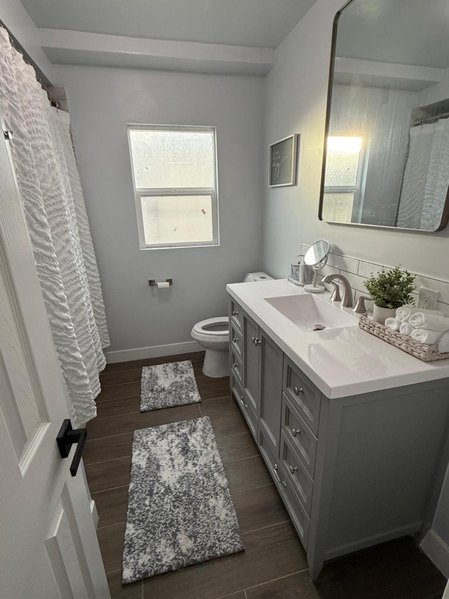 Сasa de vacaciones Stylish & Cozy Retreat In The Heart Of La *