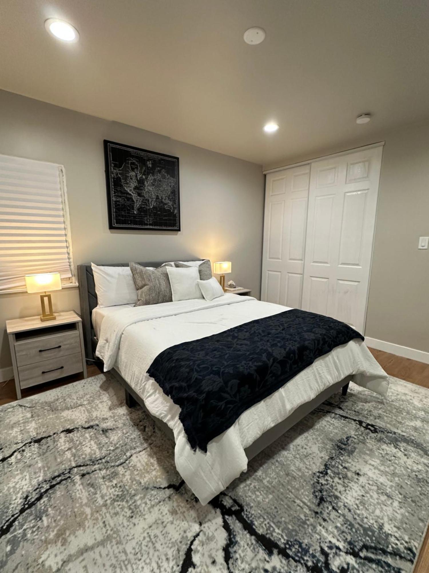 Stylish & Cozy Retreat In The Heart Of La